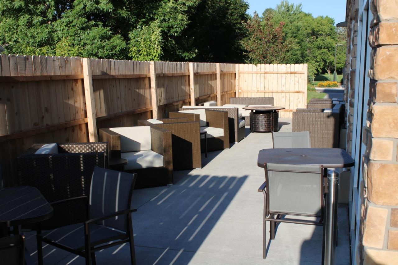 Best Western Plus Isanti Exterior foto